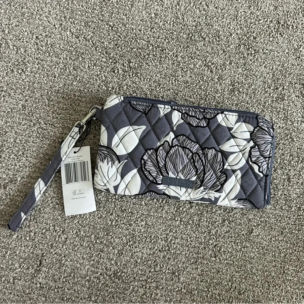 Vera Bradley RFID Blocking Tech Wristlet Moon Shadow Meadow